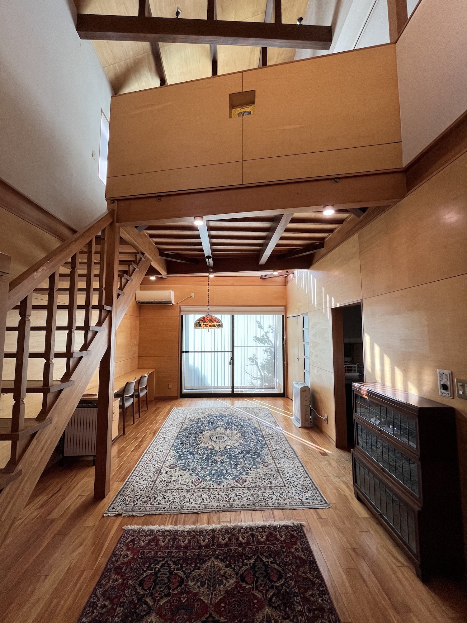 吹き抜け+20畳の広々LD =家族の気配を感じる家 | 買う_中古住宅 | 株式会社コトトマ